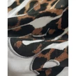 Fehér póló ocelot nyomattal