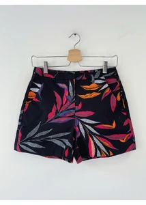 Levélmintás rövidnadrág