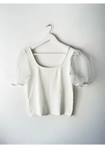 Mango felső tüll ujjakkal