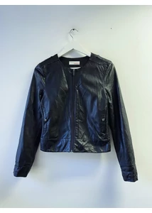 Fekete műbőr dzseki