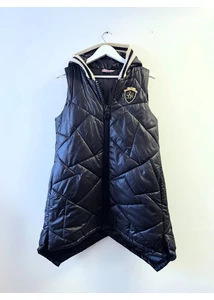 Fekete steppelt mellény