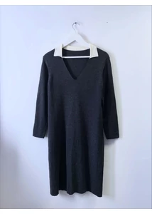 Antracitszürke kötött ruha