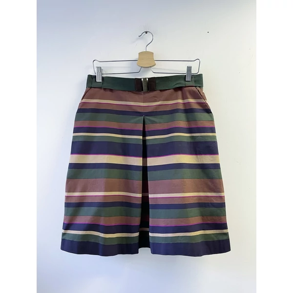 Csíkos szoknya