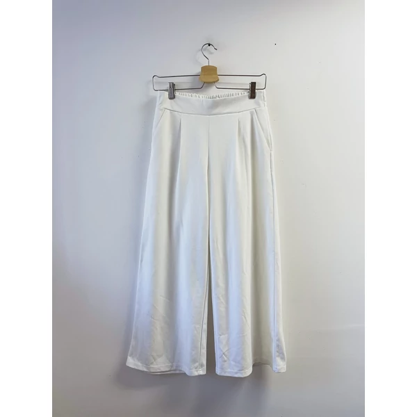 Bőszárú fehér nadrág