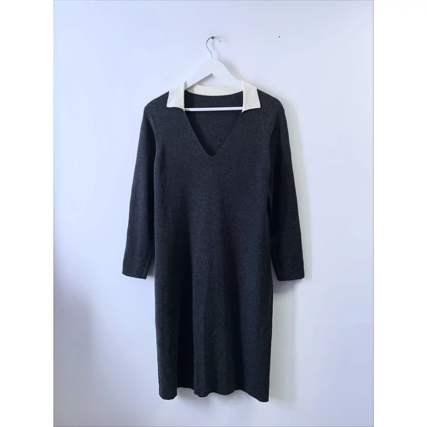 Antracitszürke kötött ruha