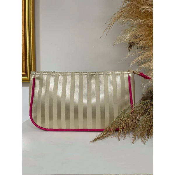 Arany színű neszeszer 