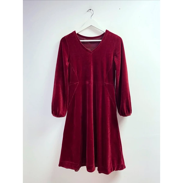 Bordó bársony ruha