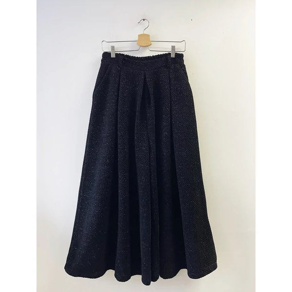 Fekete nadrágszoknya